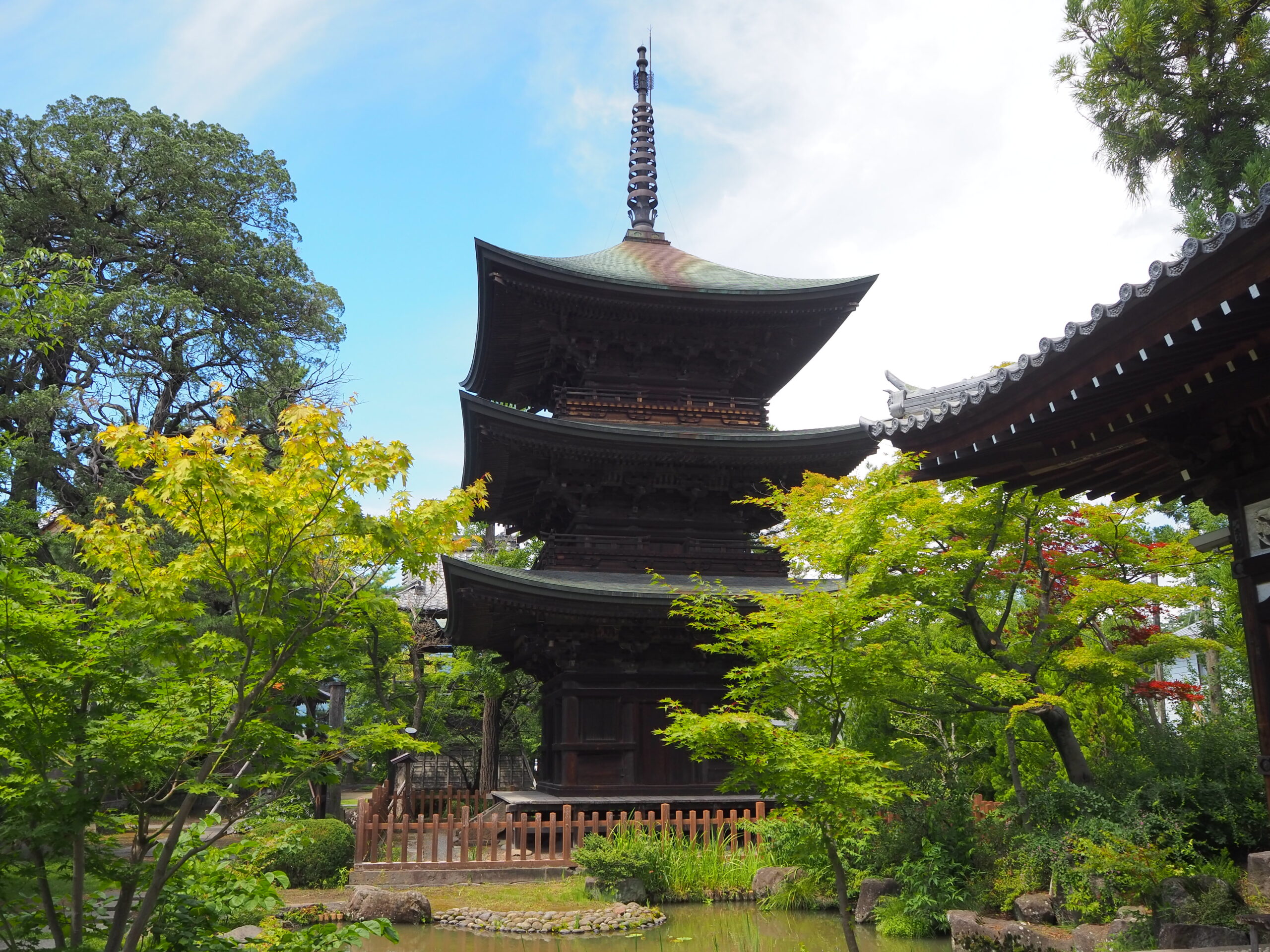 信濃国分寺 三重塔（重文） - 信州シルクロード
